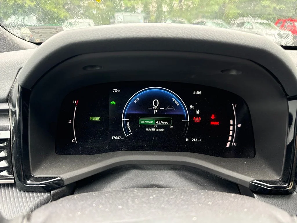 Used 2025  Toyota SE image 7