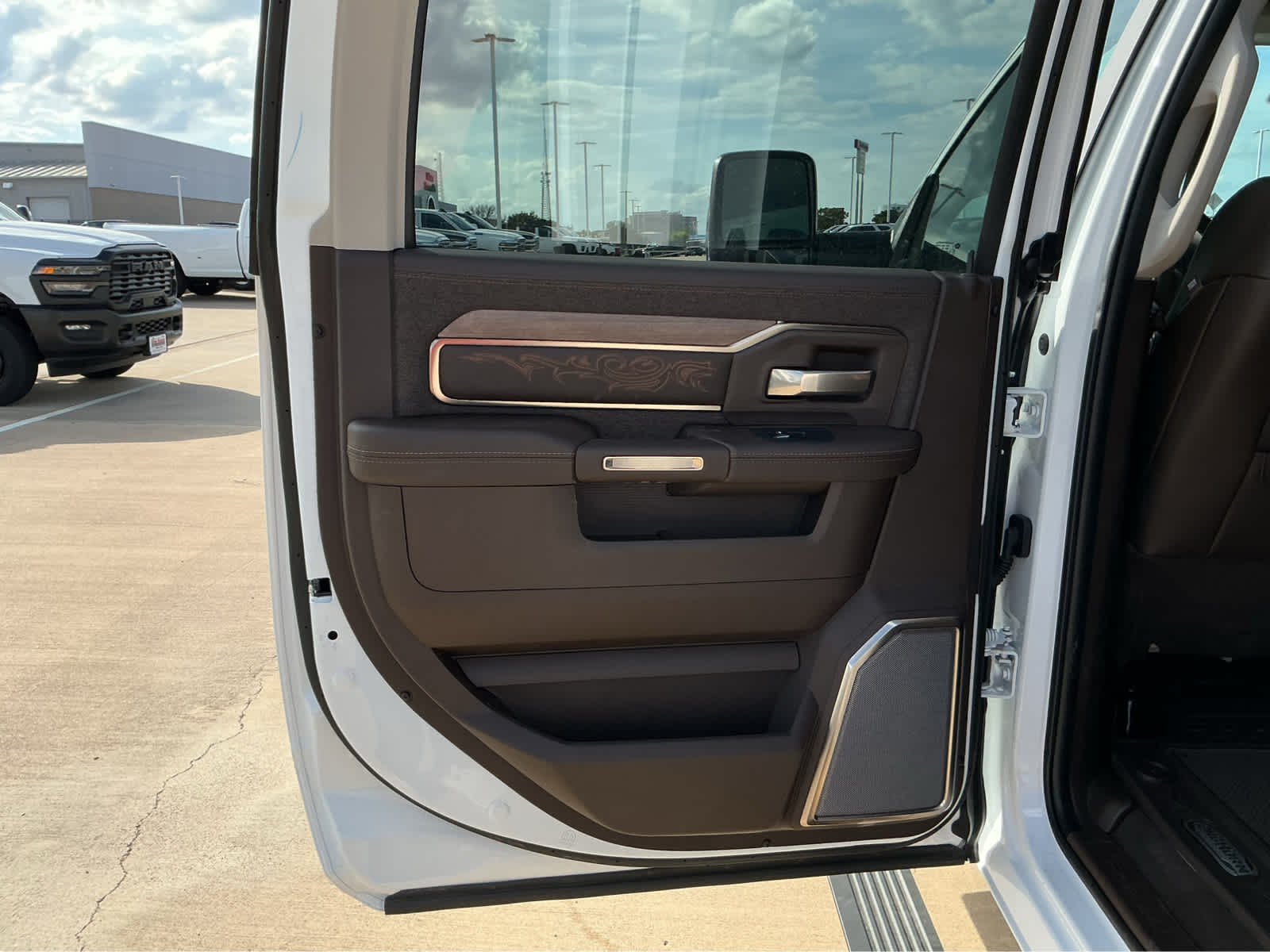 New 2026 Bright White Clear-Coat Exterior Paint RAM Longhorn image 20
