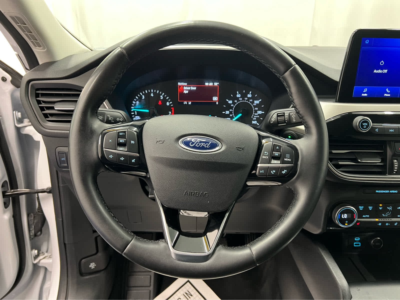 Used 2021 Oxford White Ford SE image 14
