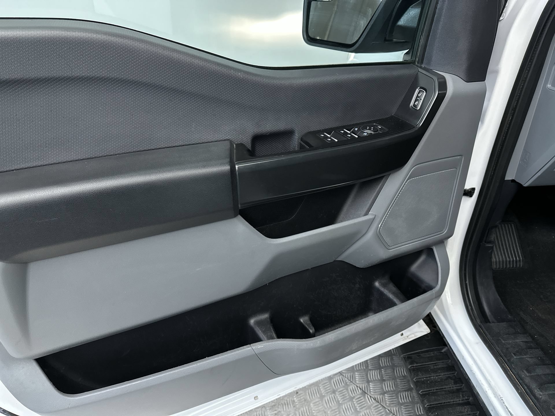 Used 2023 Oxford White Ford XL image 15