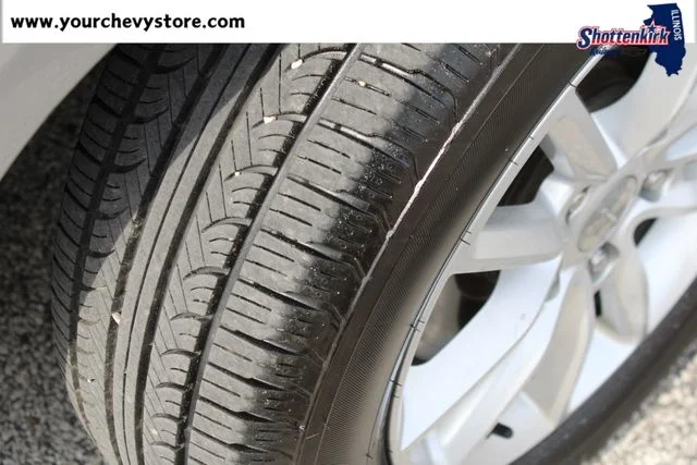 Used 2016 Silver Dodge SXT image 7