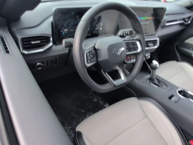 2025 Ford Mustang GT Premium Convertible - Photo 9