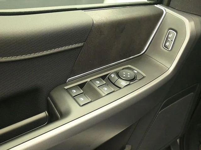 New 2026 Oxford White Ford XLT image 13