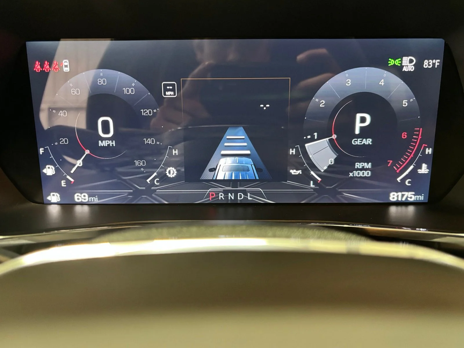 Used 2025 Silver GMC Elevation image 13