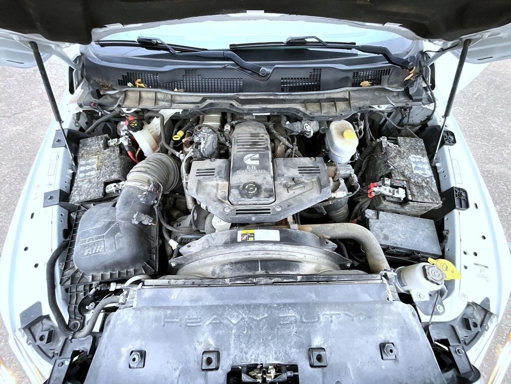 Used 2017 White Ram SLT image 25
