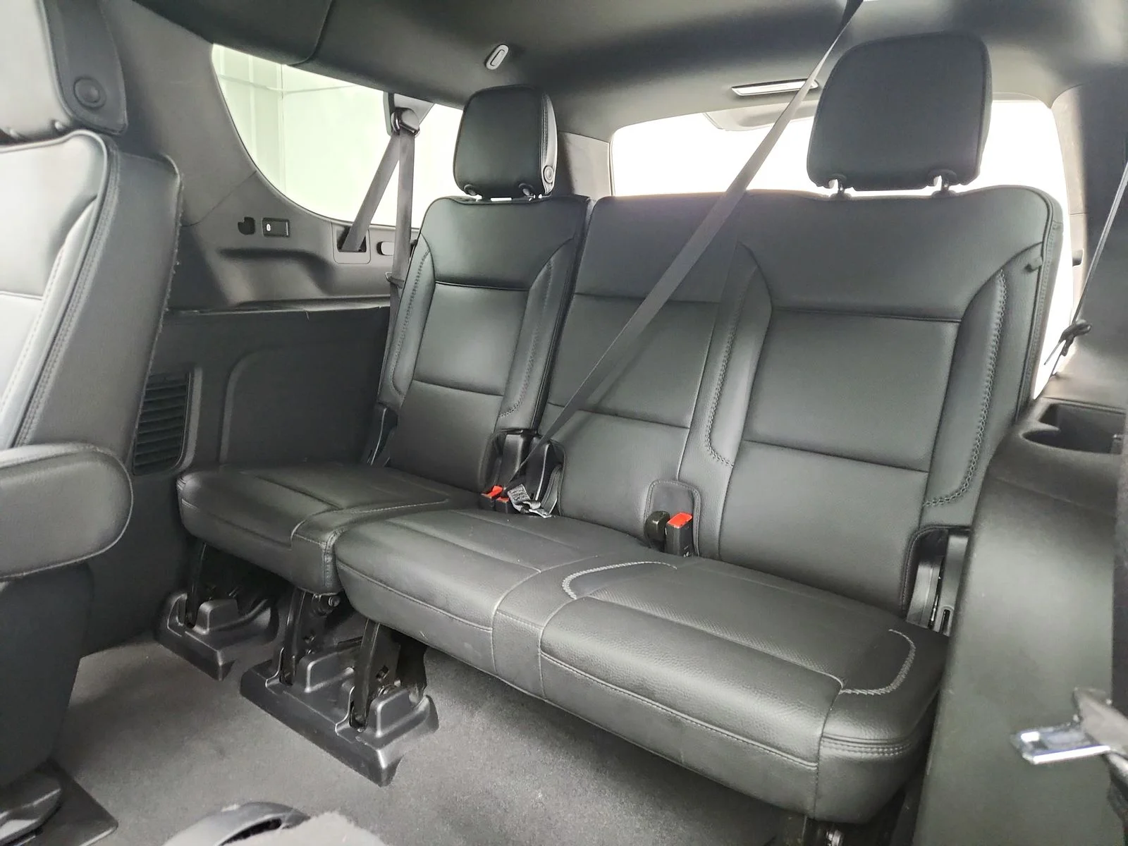 Used 2023 Sterling Metallic GMC Denali image 33