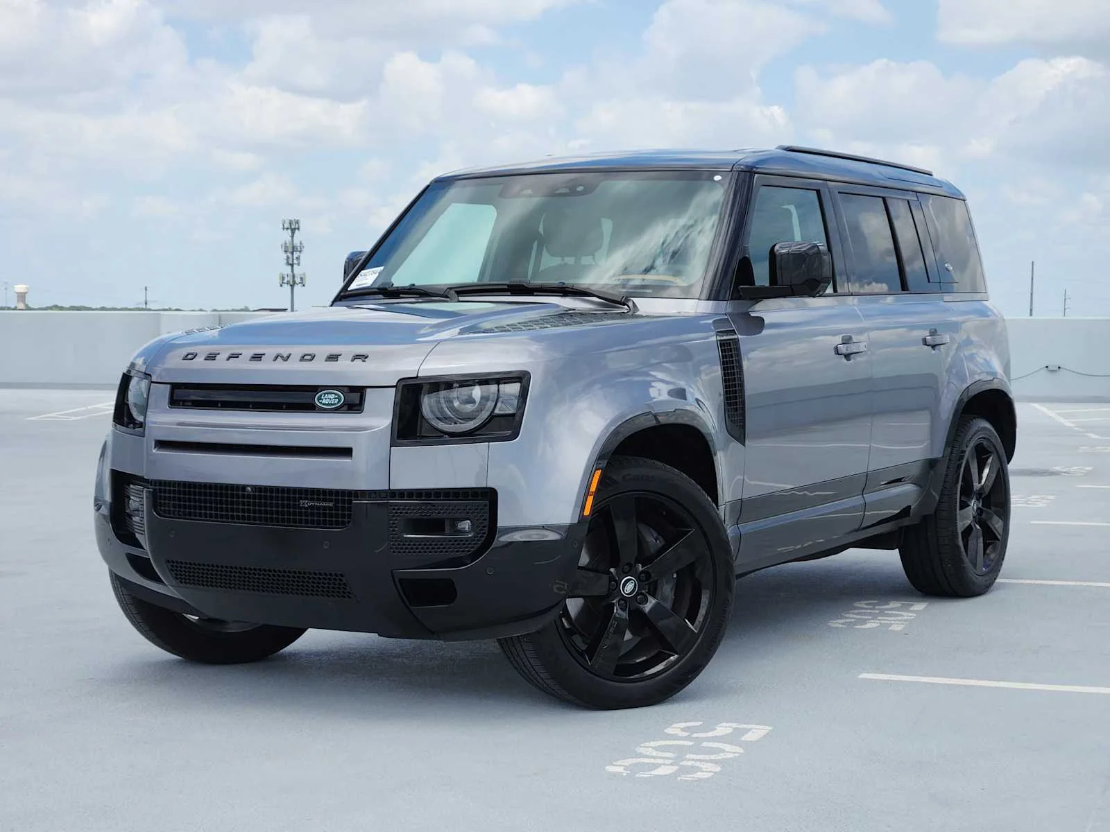2023 Land Rover Defender X-Dynamic SE's photo