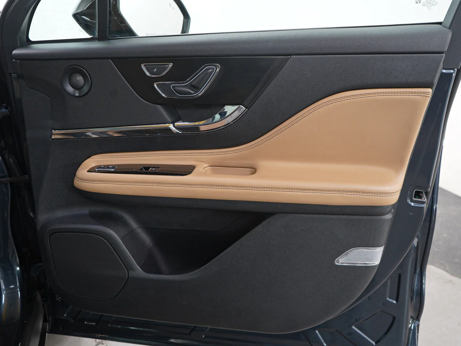 Used 2022 Blue Lincoln Reserve image 14