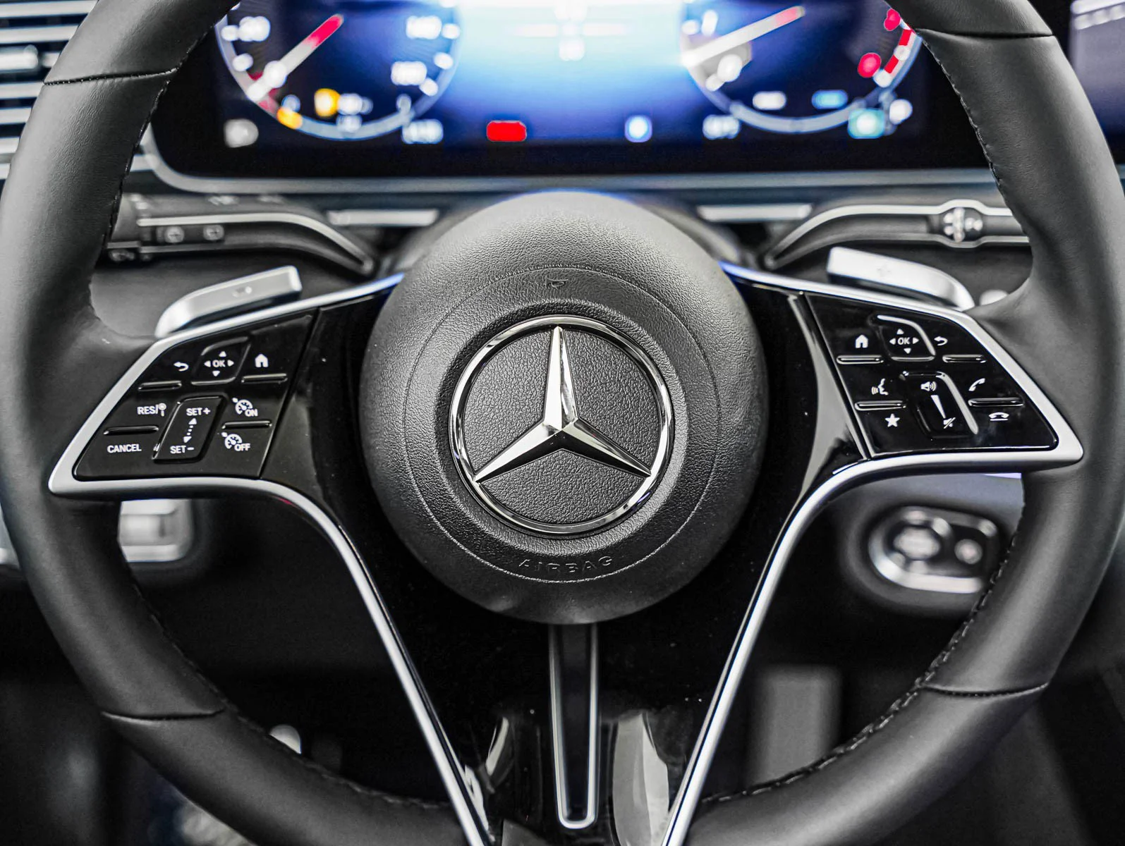 New 2026 Selenite Grey Metallic Mercedes-Benz 450 4MATIC® image 15