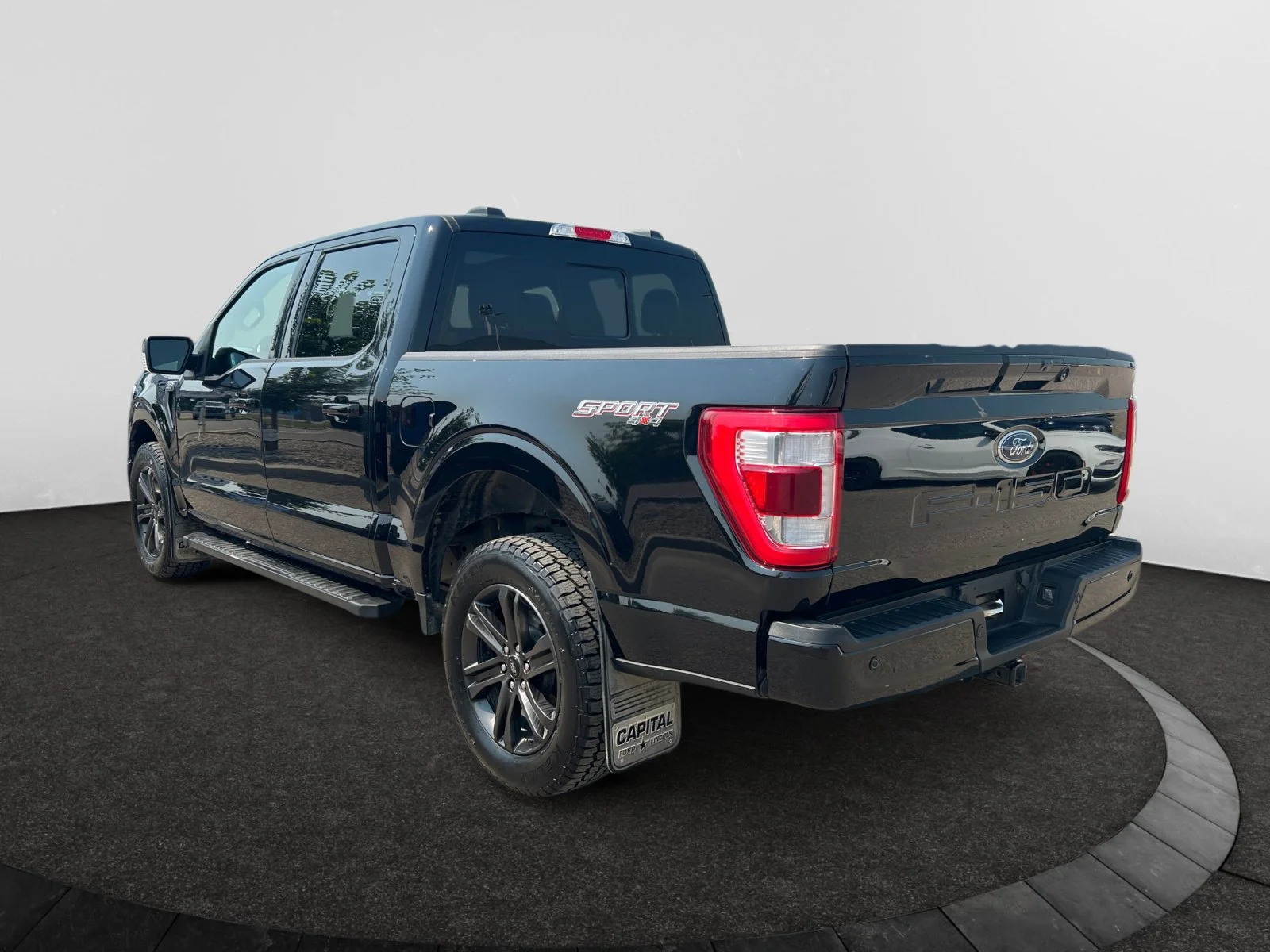 Used 2022 BLACK METAL Ford LARIAT SuperCrew image 3