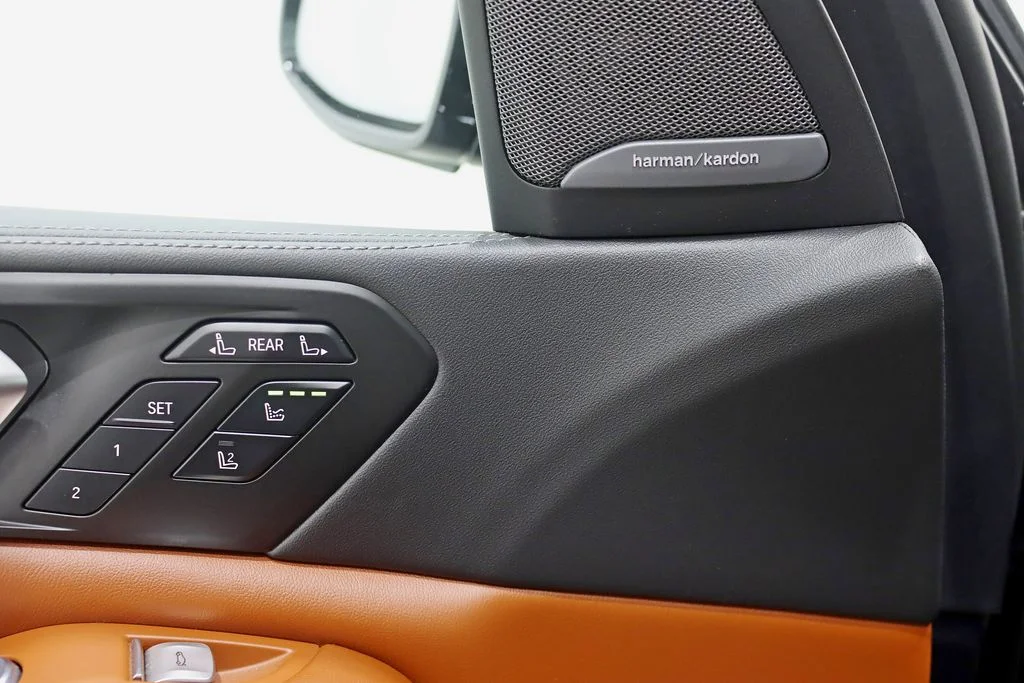 2023 BMW X7 M60i