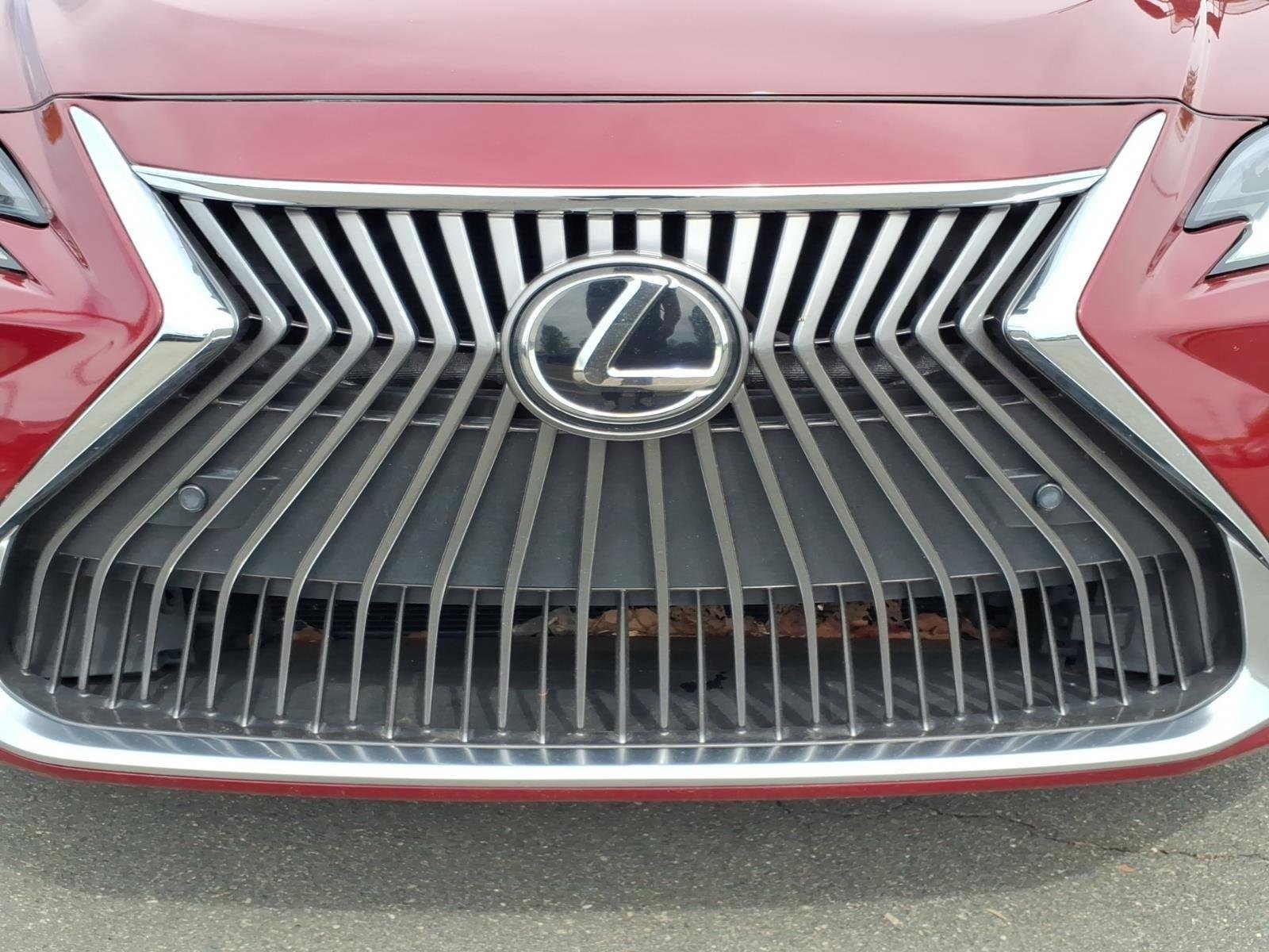 Used 2020 Matador Red Mica Lexus ES 350 image 15