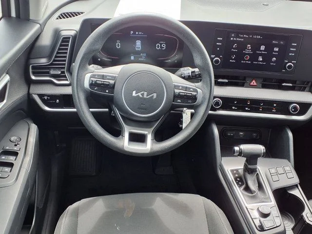 Used 2023 Snow White Pearl Kia LX image 5