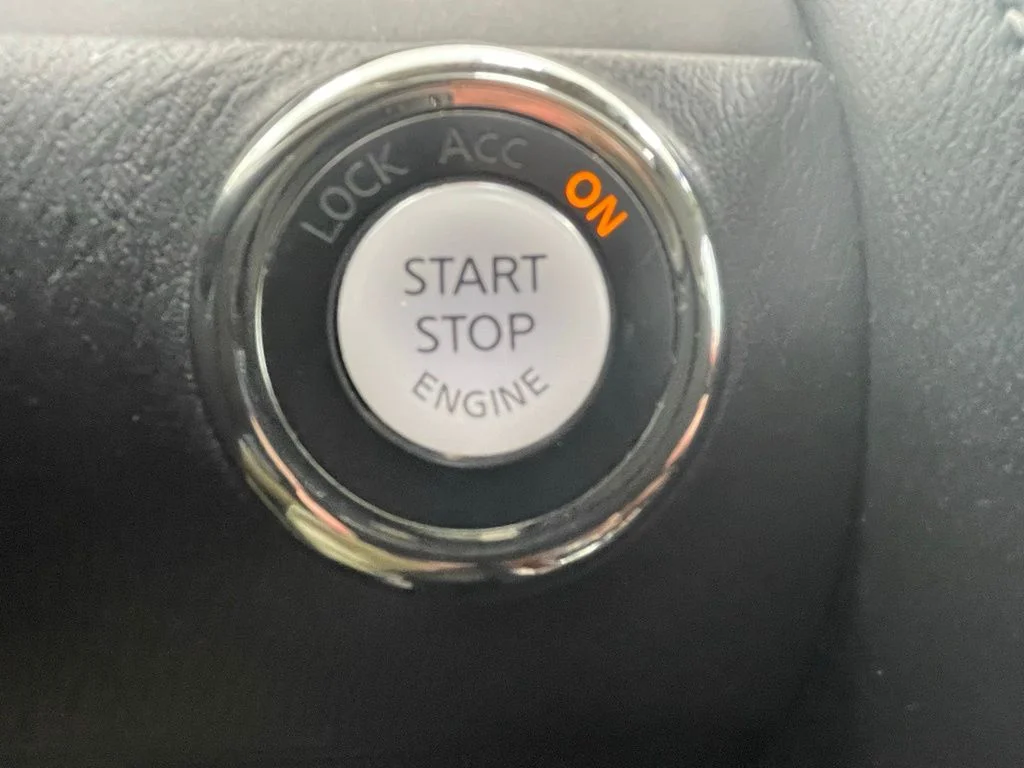 Used 2019 Black INFINITI LUXE image 30