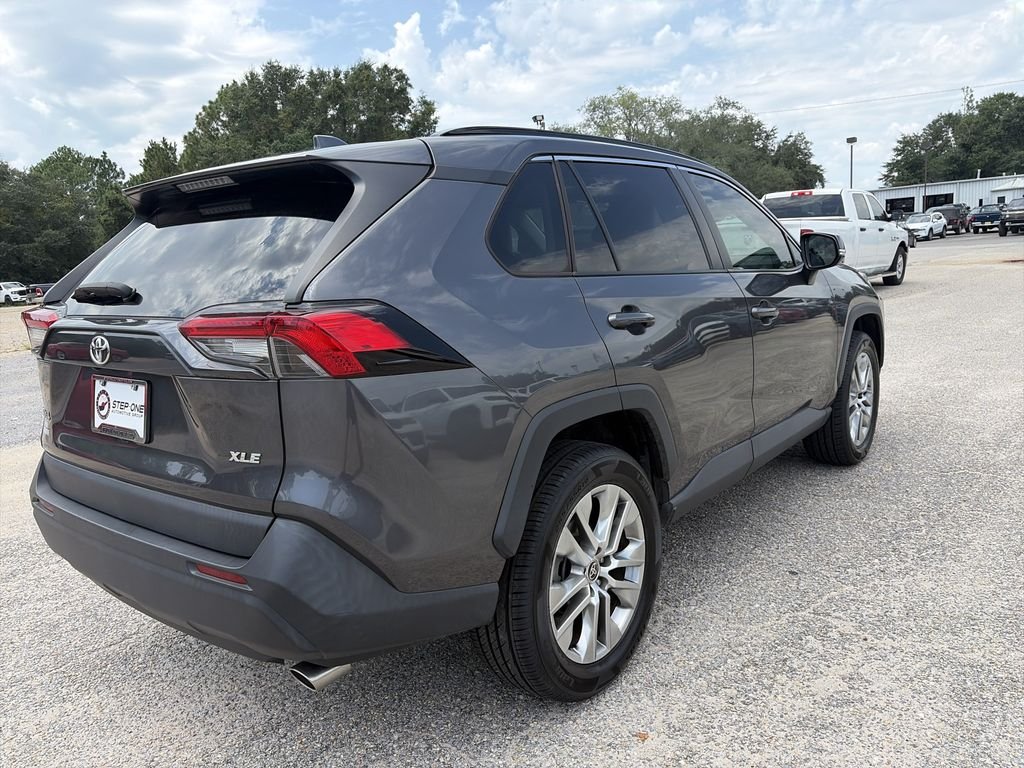 Used 2022 Gray Toyota XLE Premium image 6