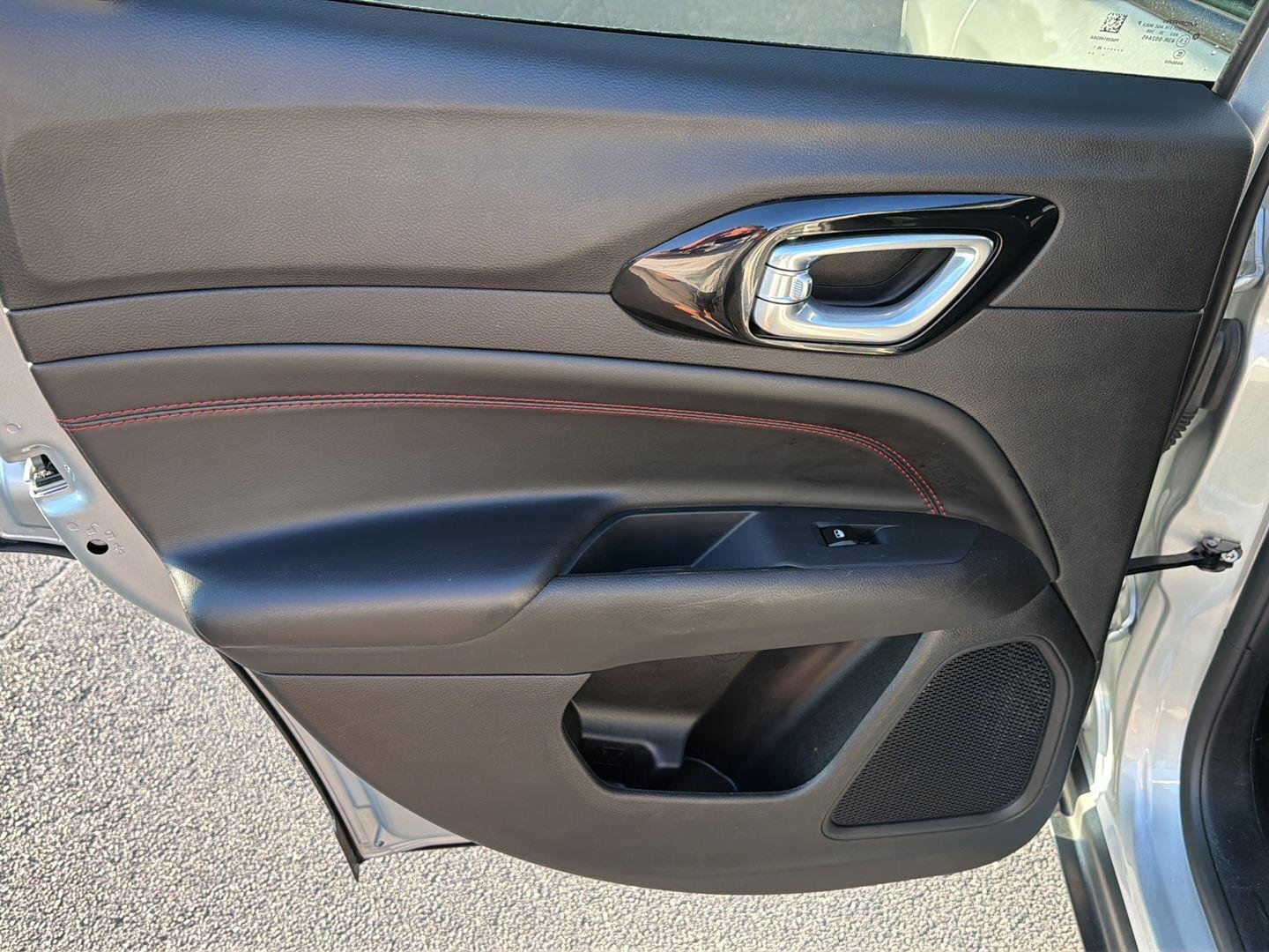 2025 Jeep Compass Trailhawk - Photo 17