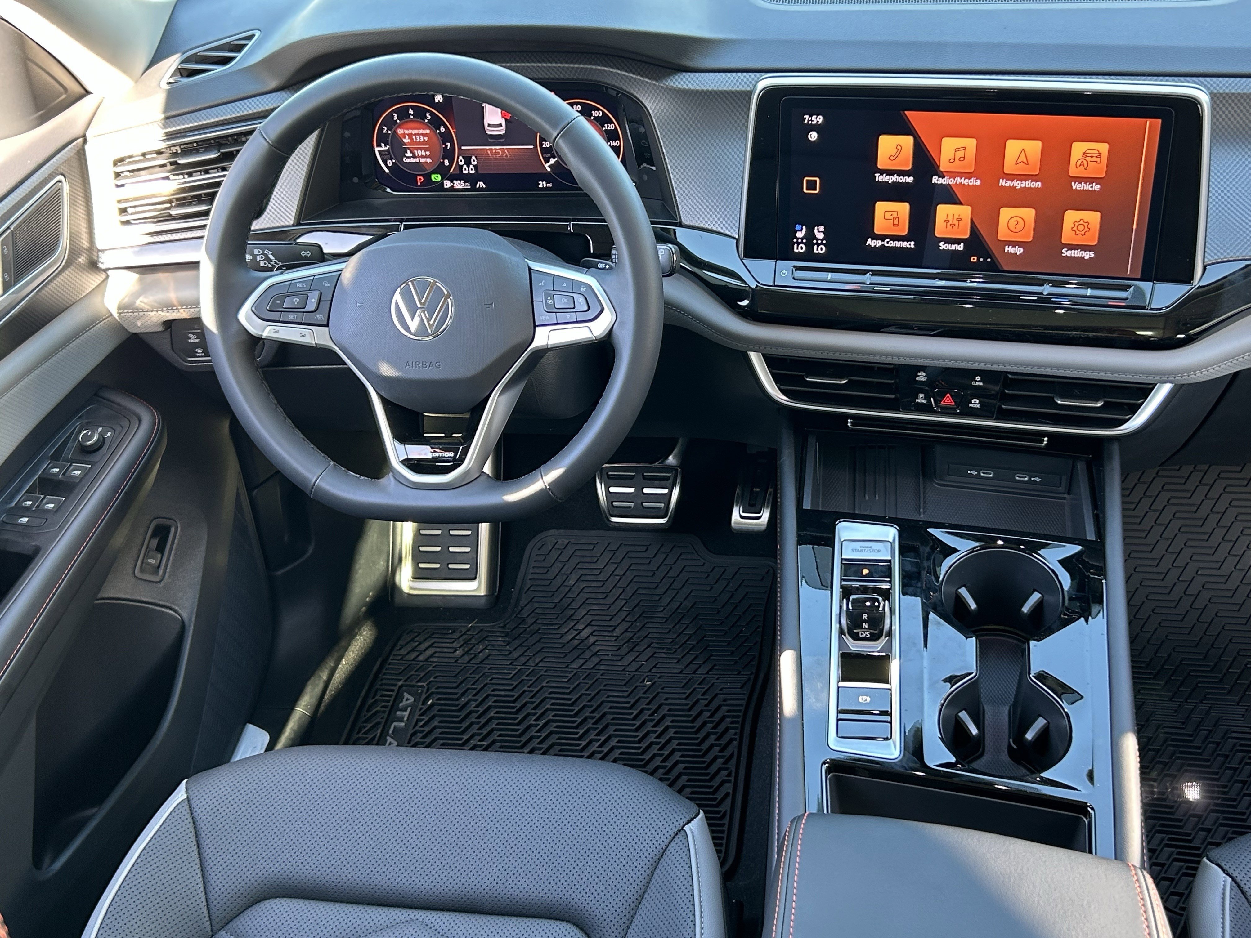New 2026 Opal White Pearl Volkswagen 2.0T Peak Edition image 11