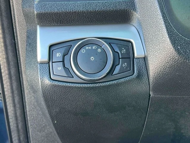Used 2016 Blue Ford XLT image 31