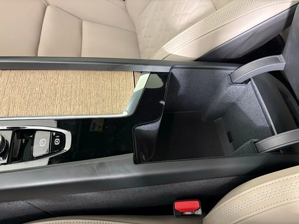 2026 Volvo XC60 Plus - Photo 34