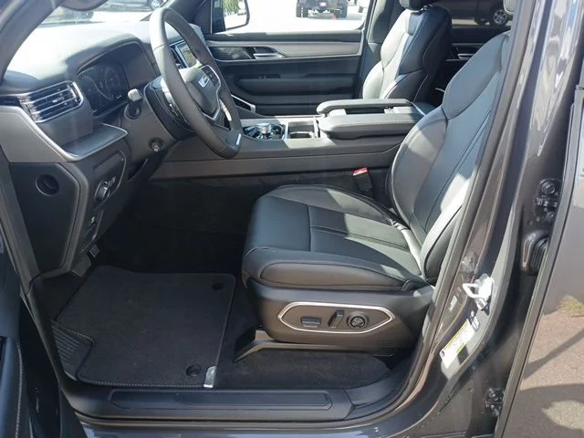 New 2026 Baltic-Gray Metallic Clear-Coat Exterior Paint Jeep Limited Altitude image 41