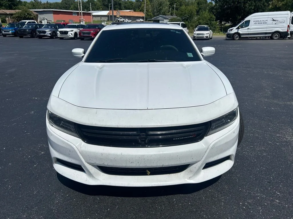 Used 2019 White Knuckle Clearcoat Dodge SXT image 2