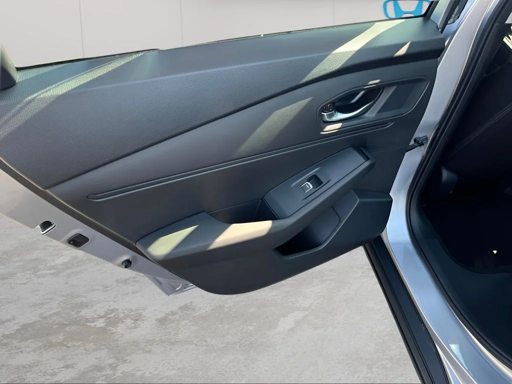 Used 2025 Solar Silver Metallic Honda LX image 8
