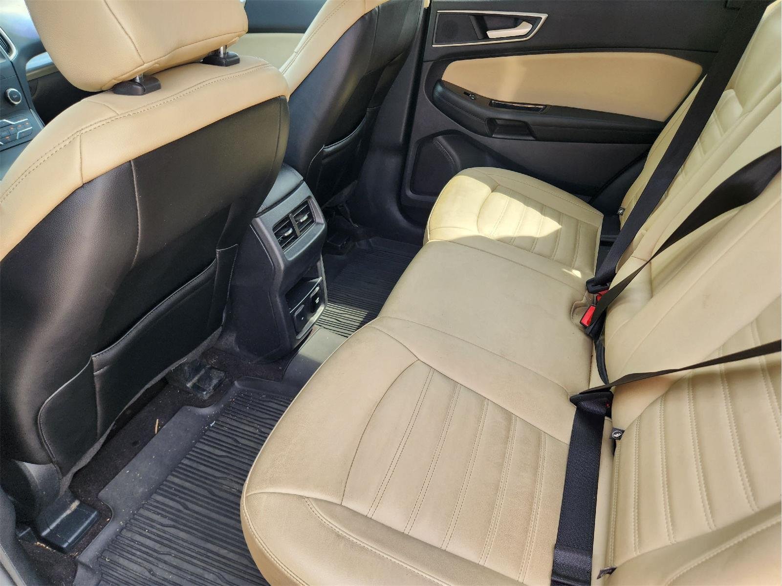 Used 2020 Iconic Silver Ford SEL image 29