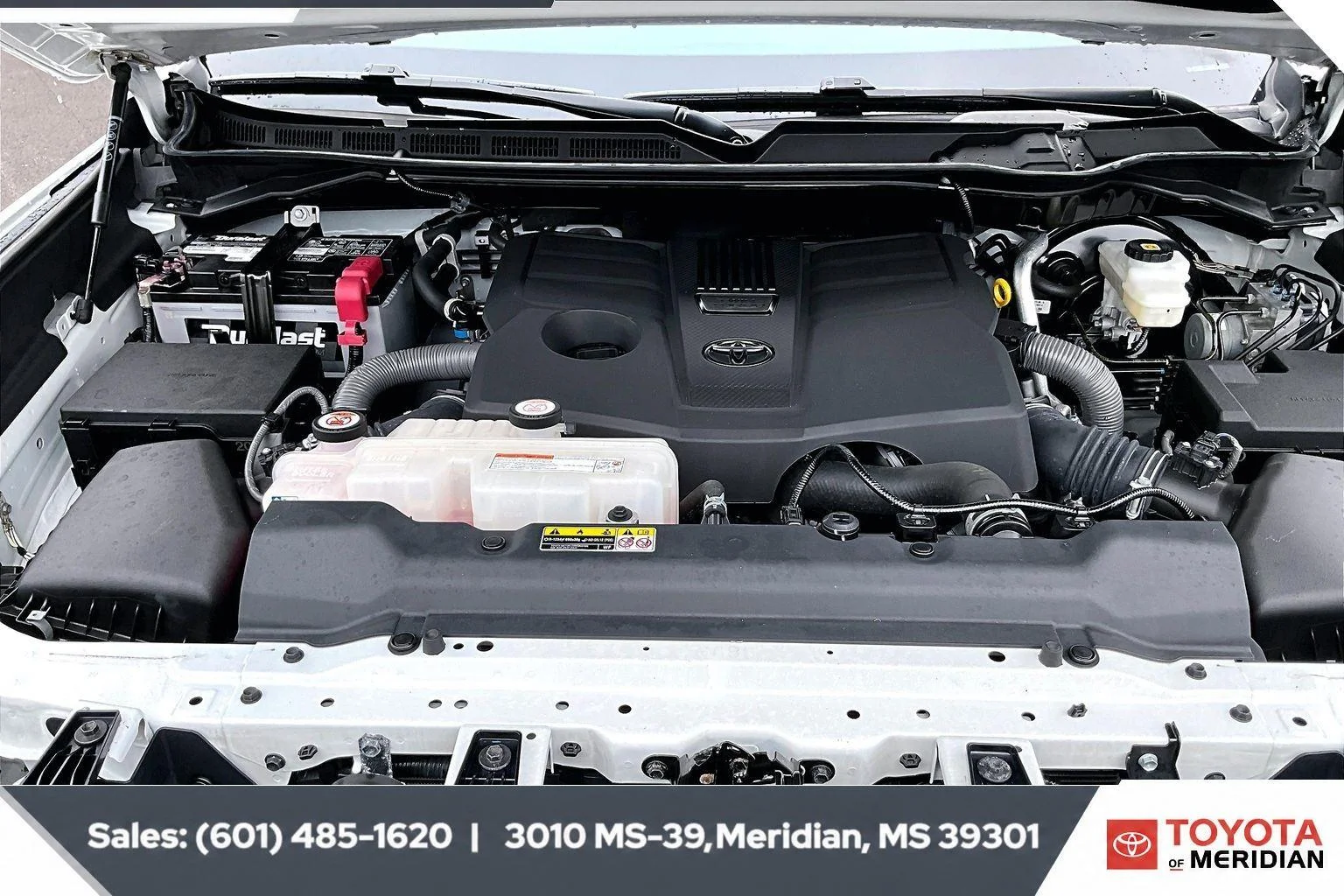 Used 2023 Ice Cap Toyota SR5 image 8