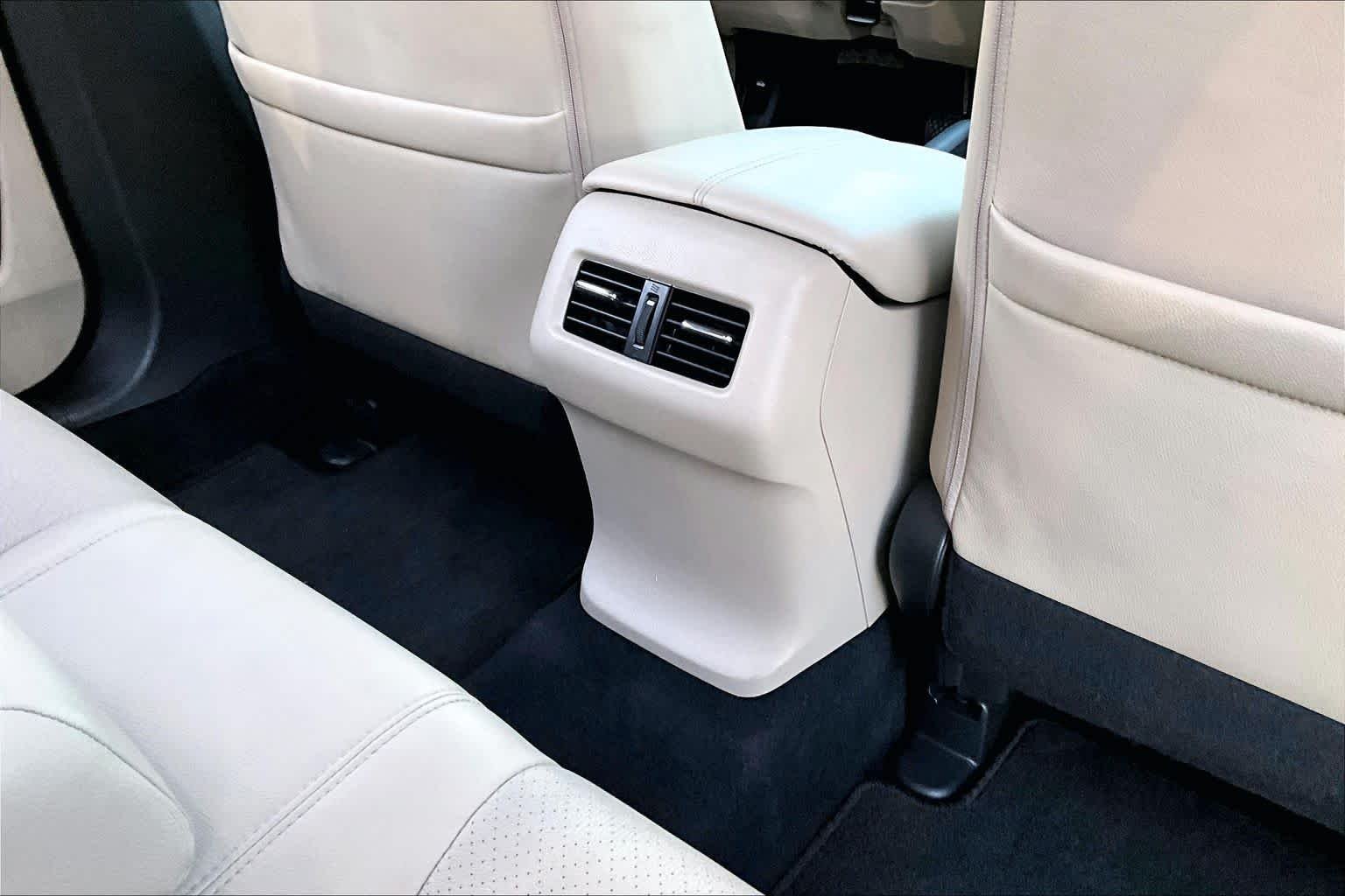 Used 2015 Champagne Frost Pearl Honda EX-L image 10
