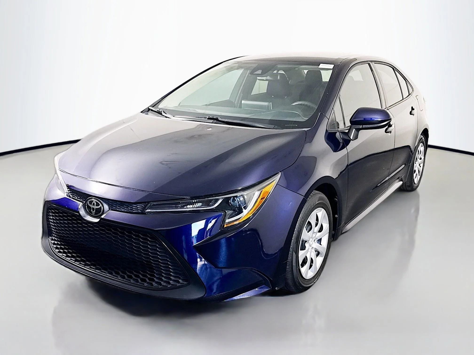 Used 2020 Blueprint Toyota LE image 3