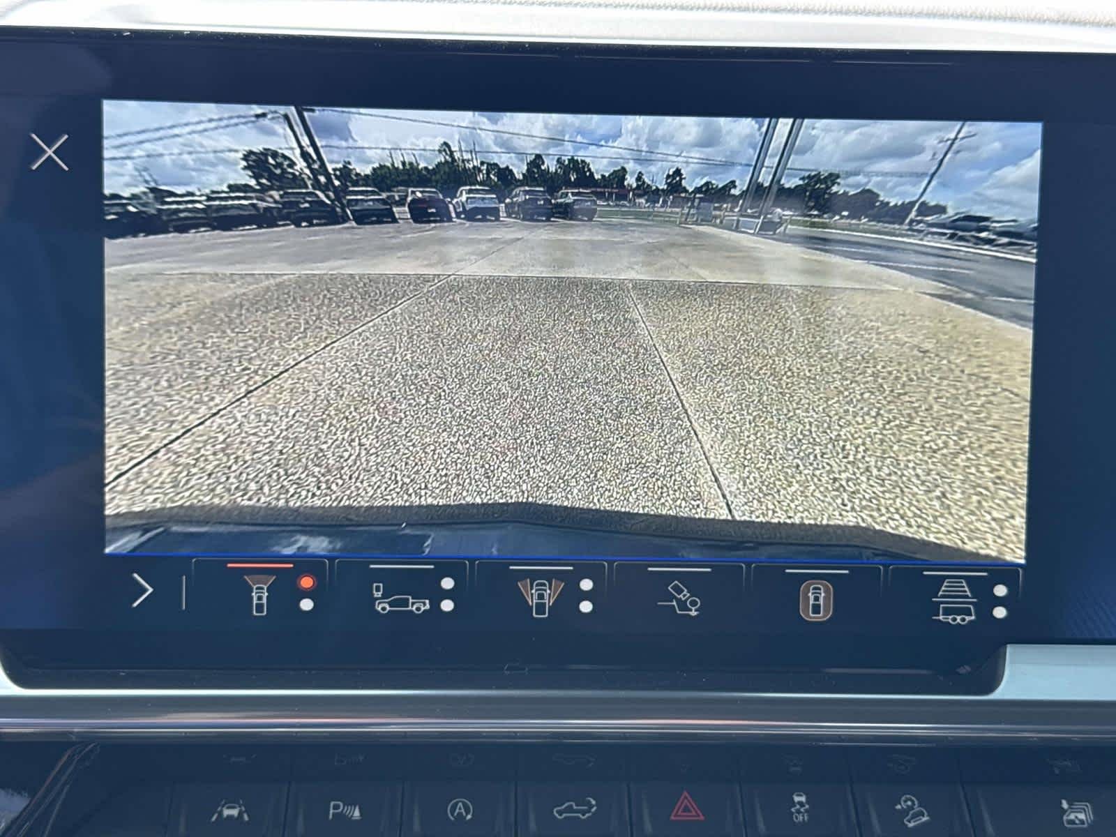 New 2026 Summit White Chevrolet RST image 18