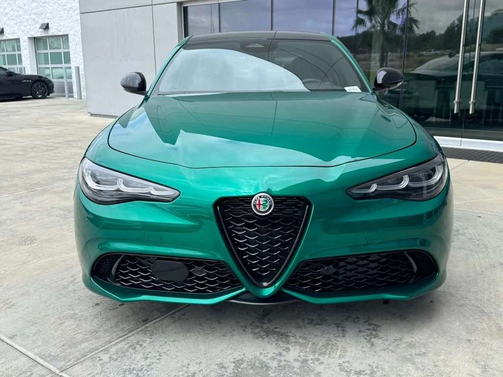 New 2026 Verde Fangio Metallic Alfa Romeo Base image 2