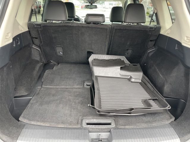 Used 2021 Gray Nissan SL image 12
