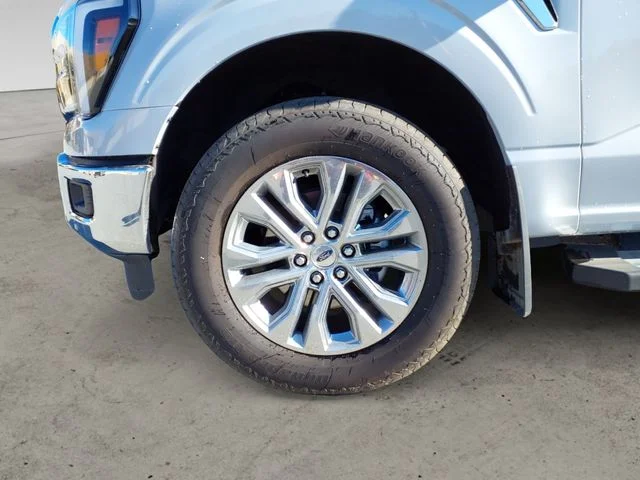Certified Used 2025  Ford Lariat image 9