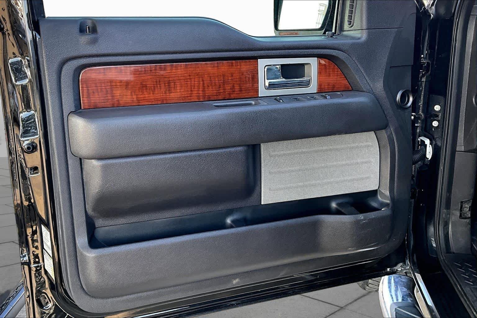 Used 2010 Tuxedo Black Ford XLT image 20
