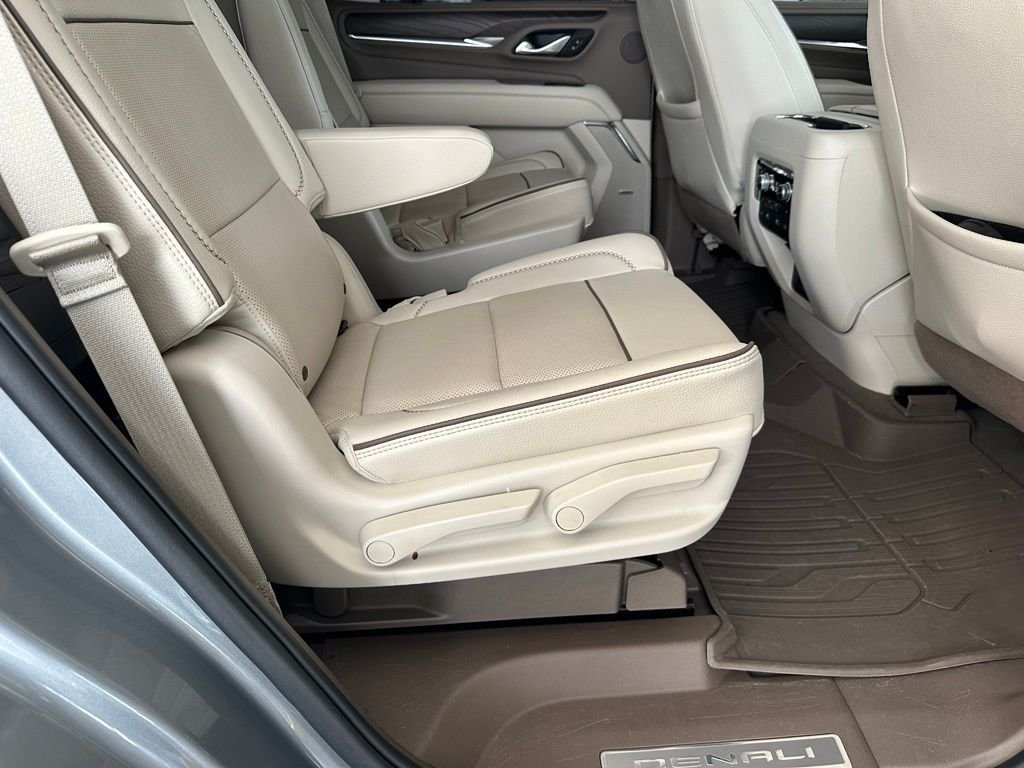 Used 2023 Silver GMC Denali image 39