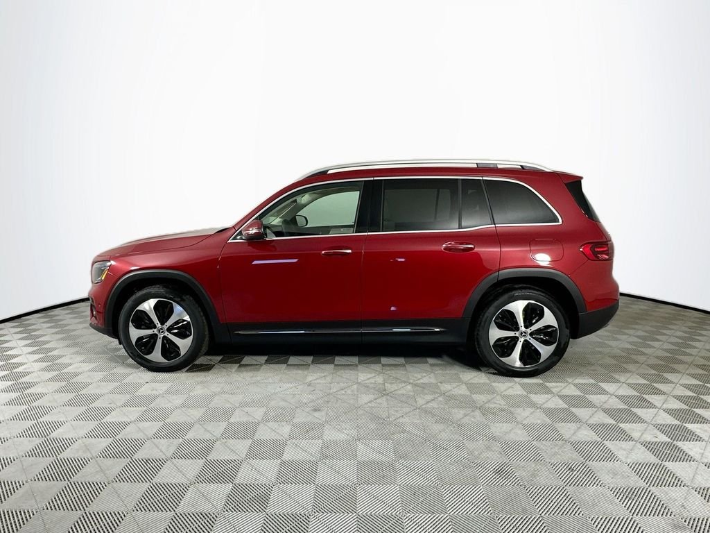 New 2026 MANUFAKTUR Patagonia Red Metallic Mercedes-Benz GLB 250 image 4