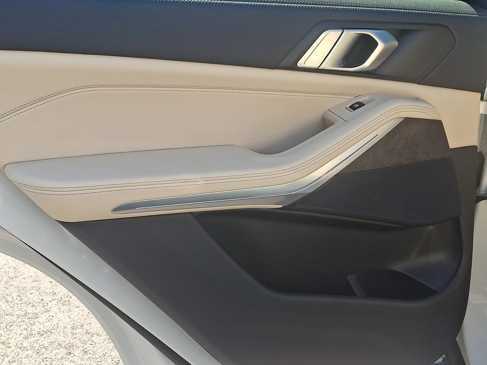 Used 2022 Alpine White BMW xDrive40i image 18