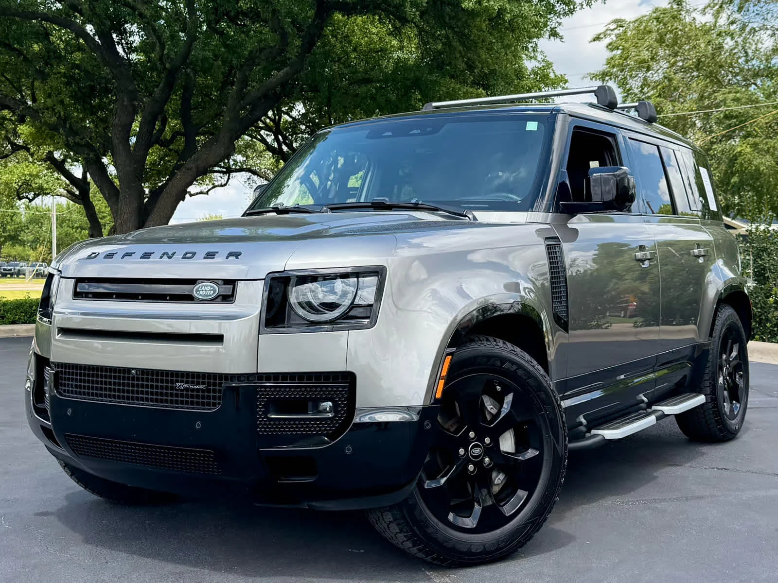 2022 Land Rover Defender X-Dynamic HSE's photo