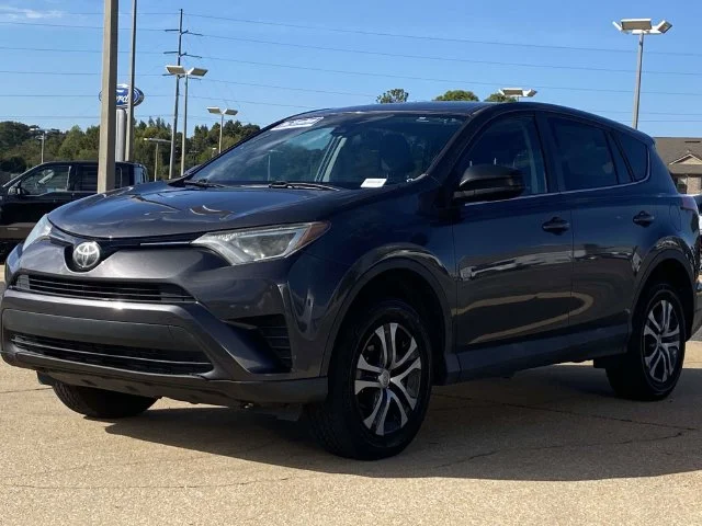 Used 2018 Gray Toyota LE image 6