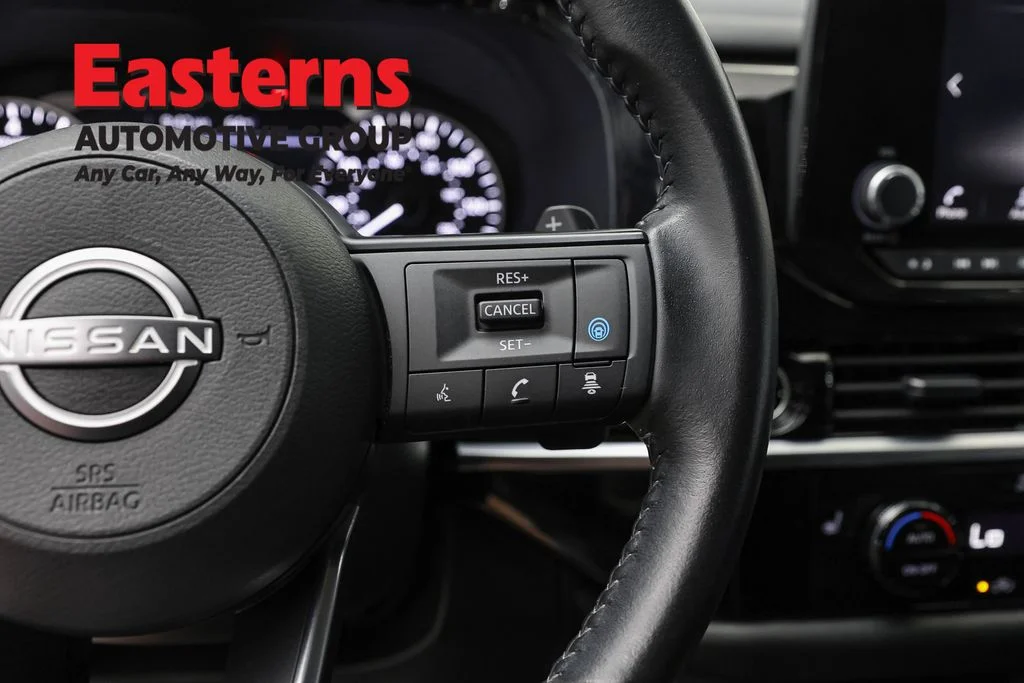 Used 2024 Gray Nissan SV image 16