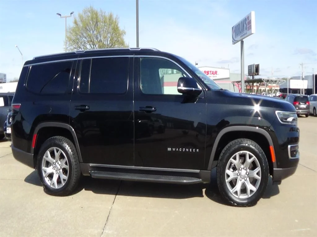 Certified Used 2022 Diamond Black Crystal Pearl Coat (pxj) Jeep Series II image 5