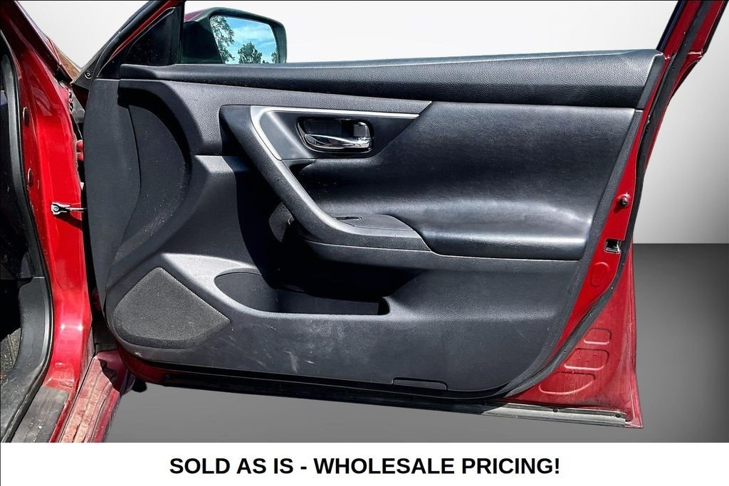 Used 2017 Red Nissan 2.5 S image 23