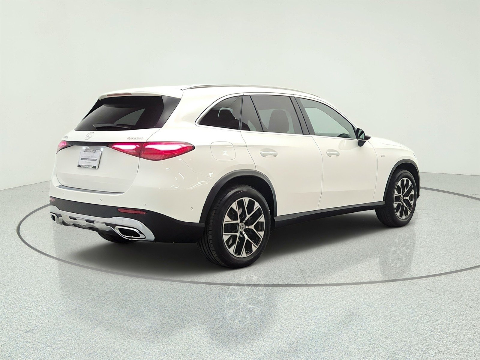 Certified Used 2025 Polar White Mercedes-Benz GLC 350e 4MATIC® SUV image 5