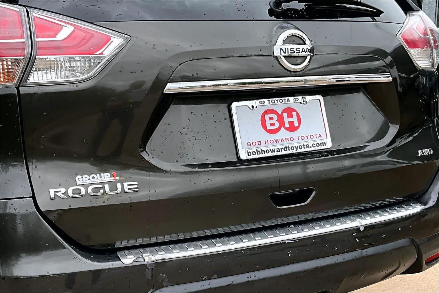Used 2015 Midnight Jade Nissan S image 28
