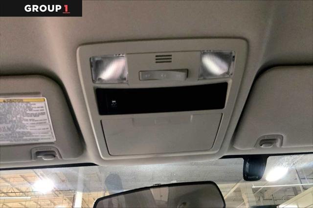 Certified Used 2017 SILVER ME Toyota  image 32