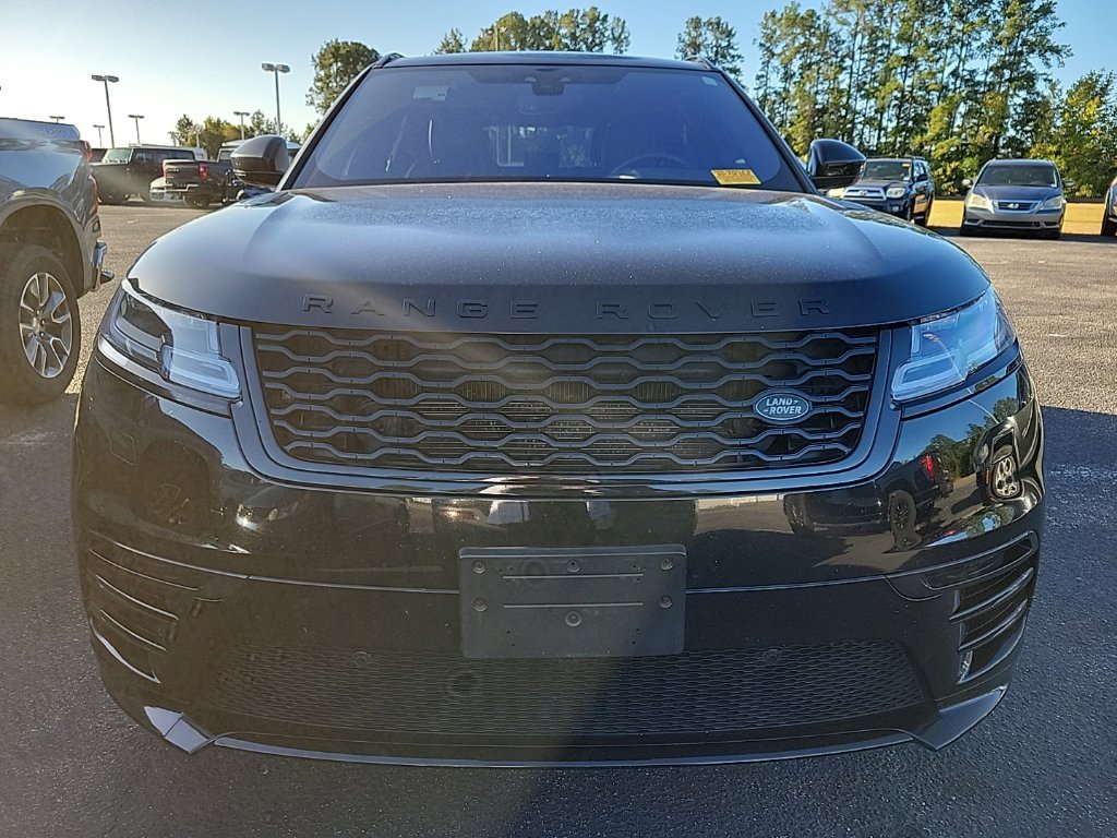 Used 2018  Land Rover SE R-Dynamic image 1