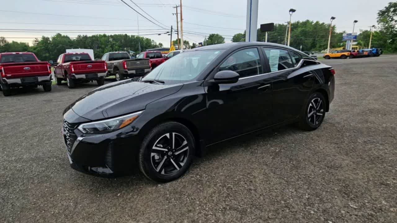 Used 2025 Super Black Nissan SV image 5