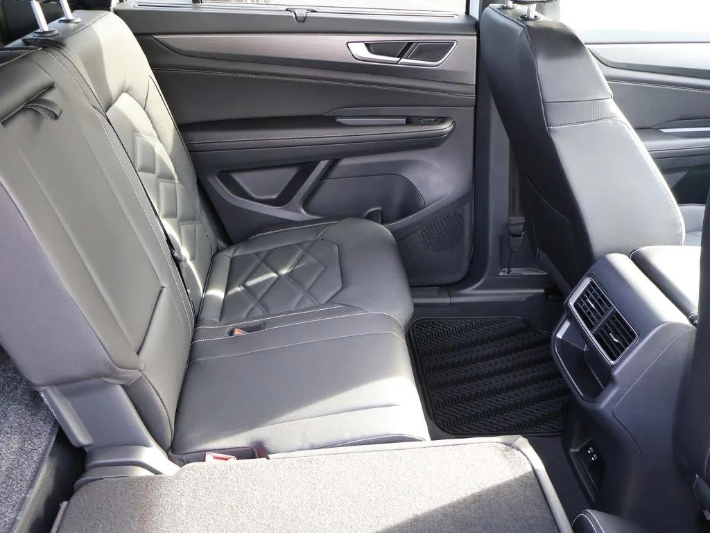 New 2026 White Volkswagen 2.0T SE w/Technology image 16