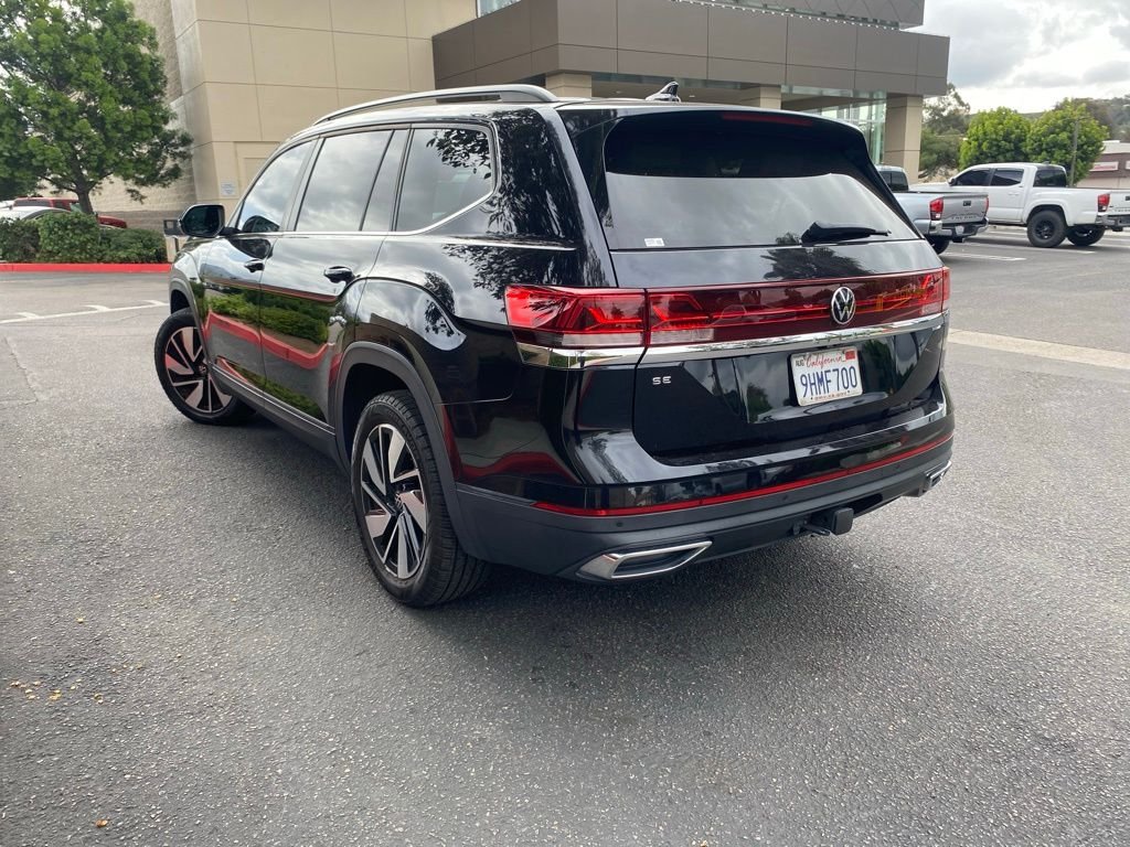 Used 2024 Black Volkswagen 2.0T SE w/Technology image 3